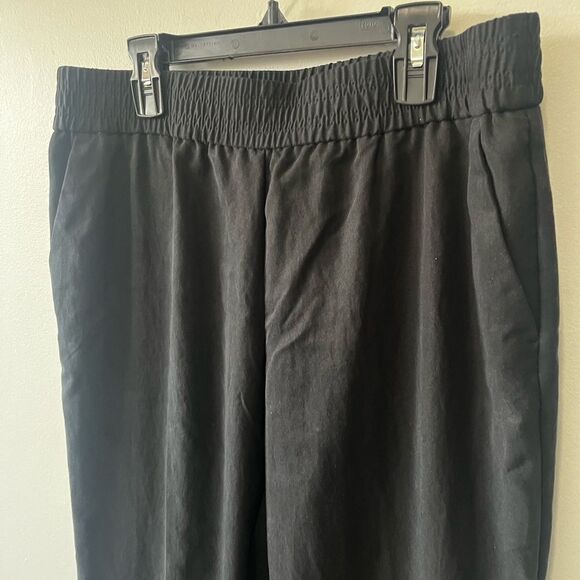 Chico’s Black Lightweight Tencel Blend Cuff Bottom Pants 0 - Picture 2 of 5